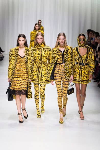 sfilata versace febbraio 2018|versace spring collection.